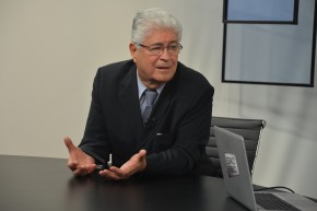 Senador Roberto Requião no Espaço Público. Crédito: Valter Campanato/Agência Brasil